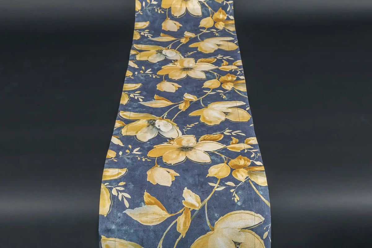 Winterblüte Tischläufer Blau