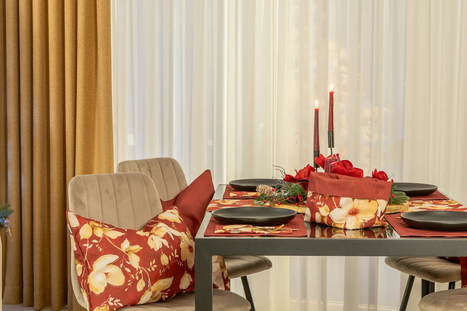 Winterblüte Brotkorb Rot