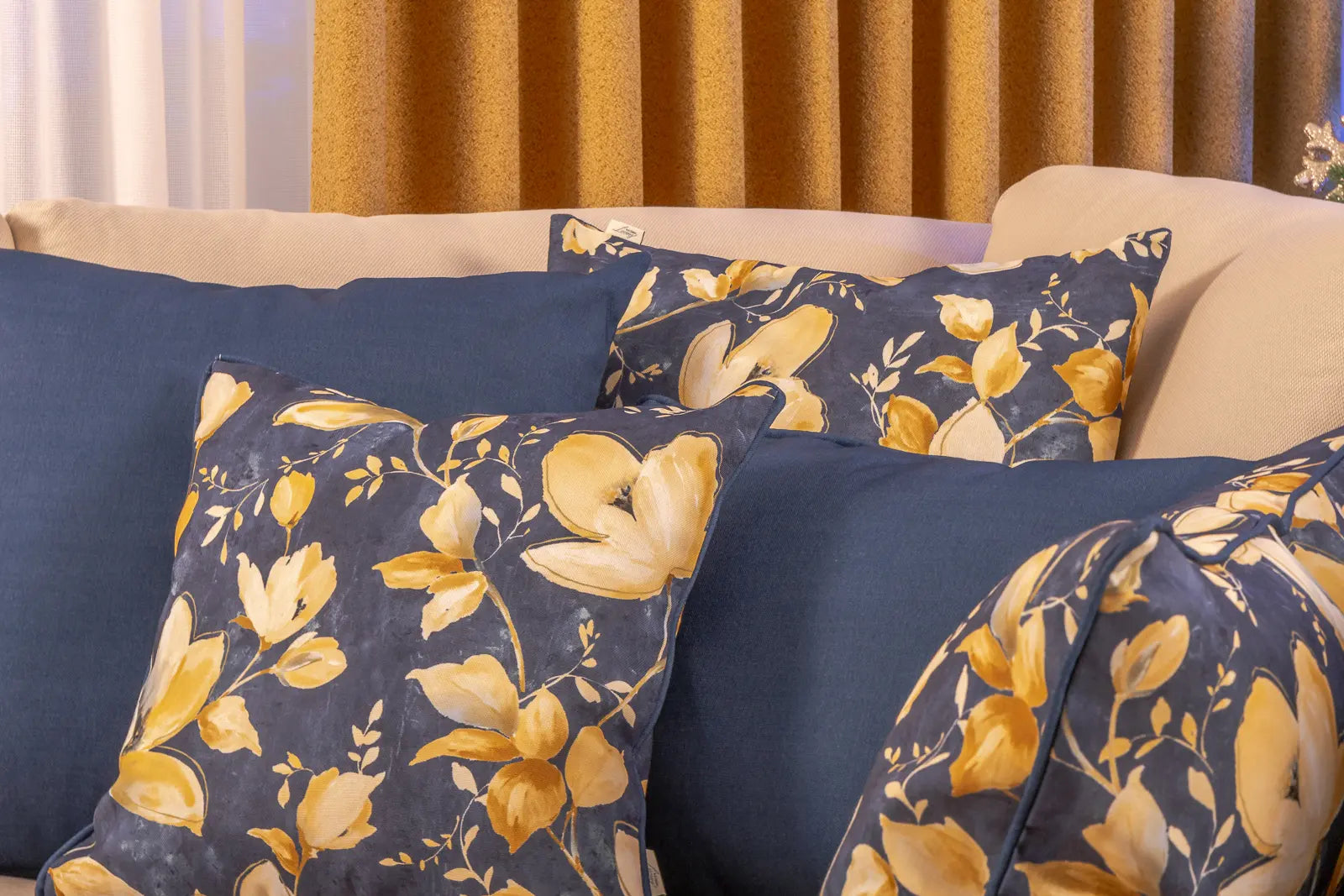 Winterblüte Kederkissen Blau