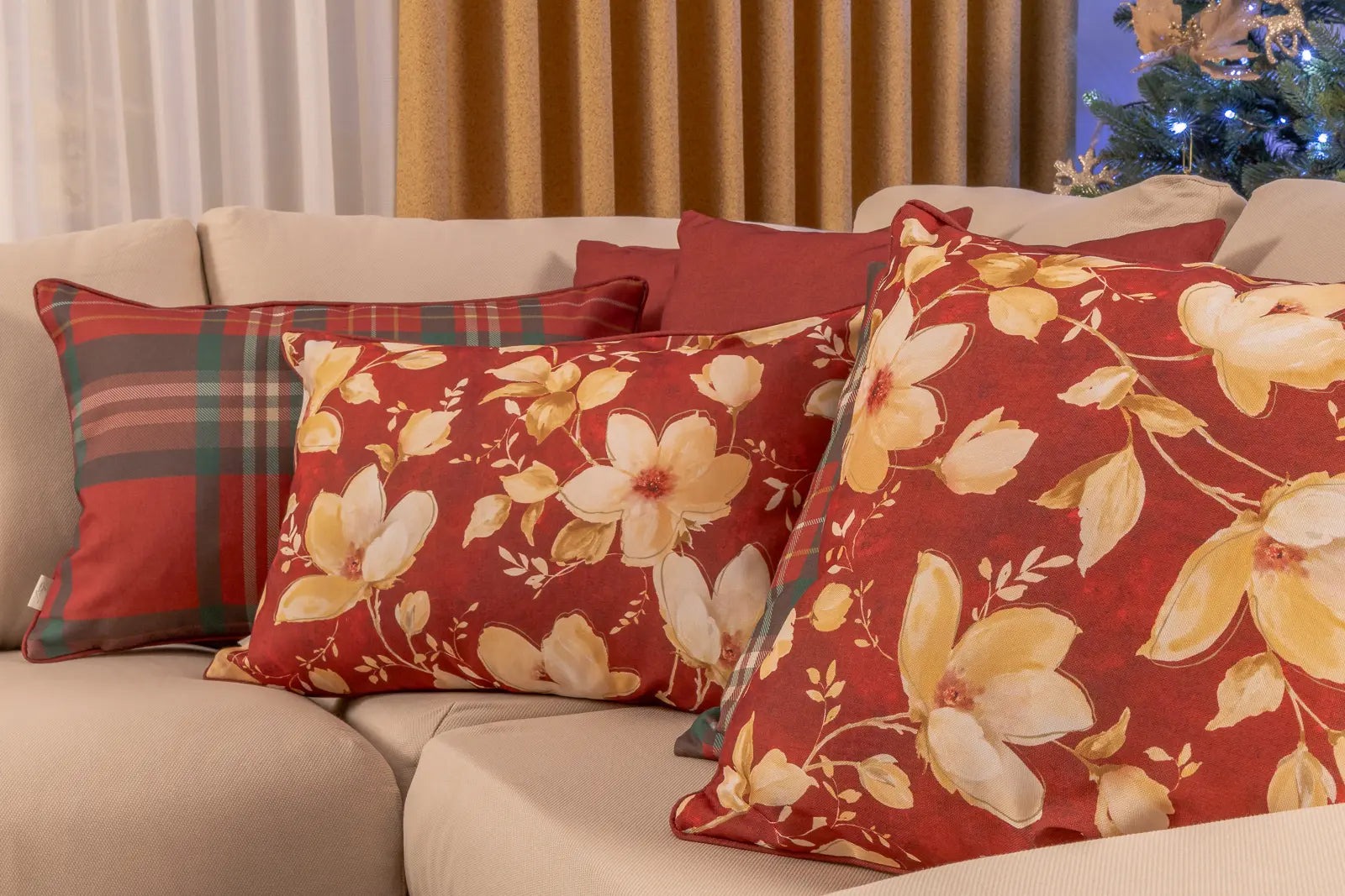 Winterblüte Kederkissen Rot