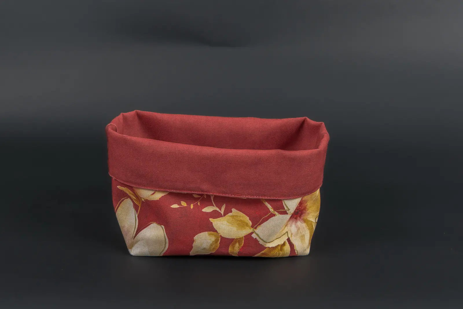 Winterblüte Brotkorb Rot