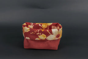 Winterblüte Brotkorb Rot