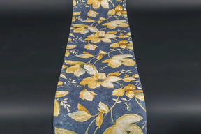 Winterblüte Tischläufer Blau