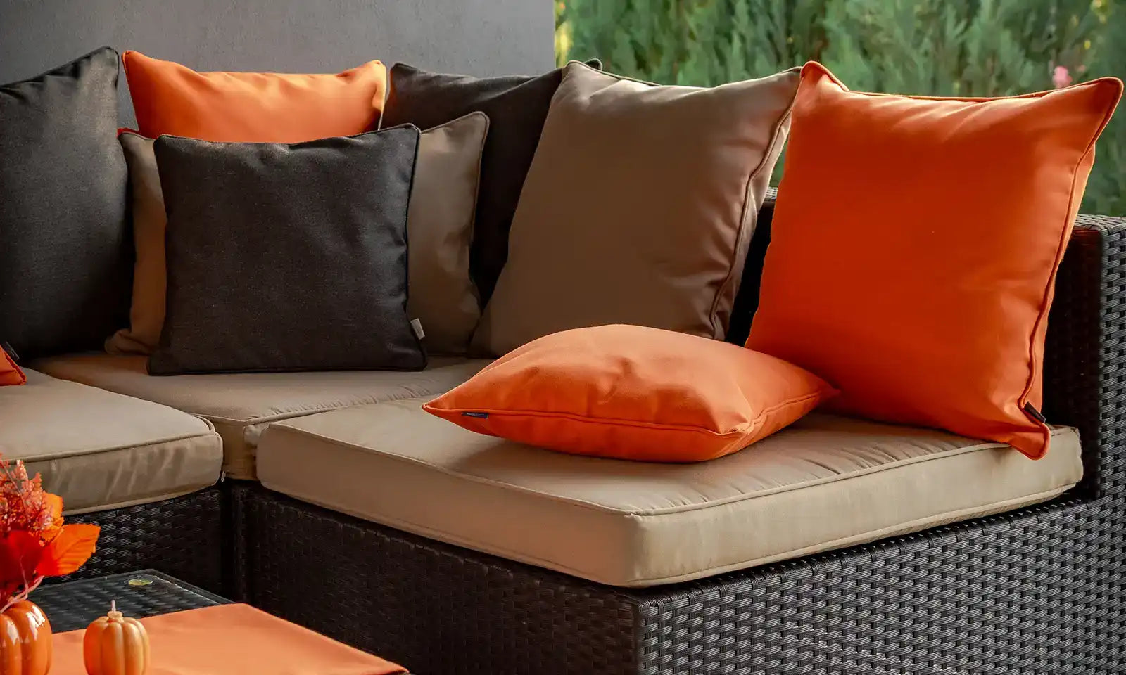 Outdoor Kissen Orange – wasserabweisend & langlebig