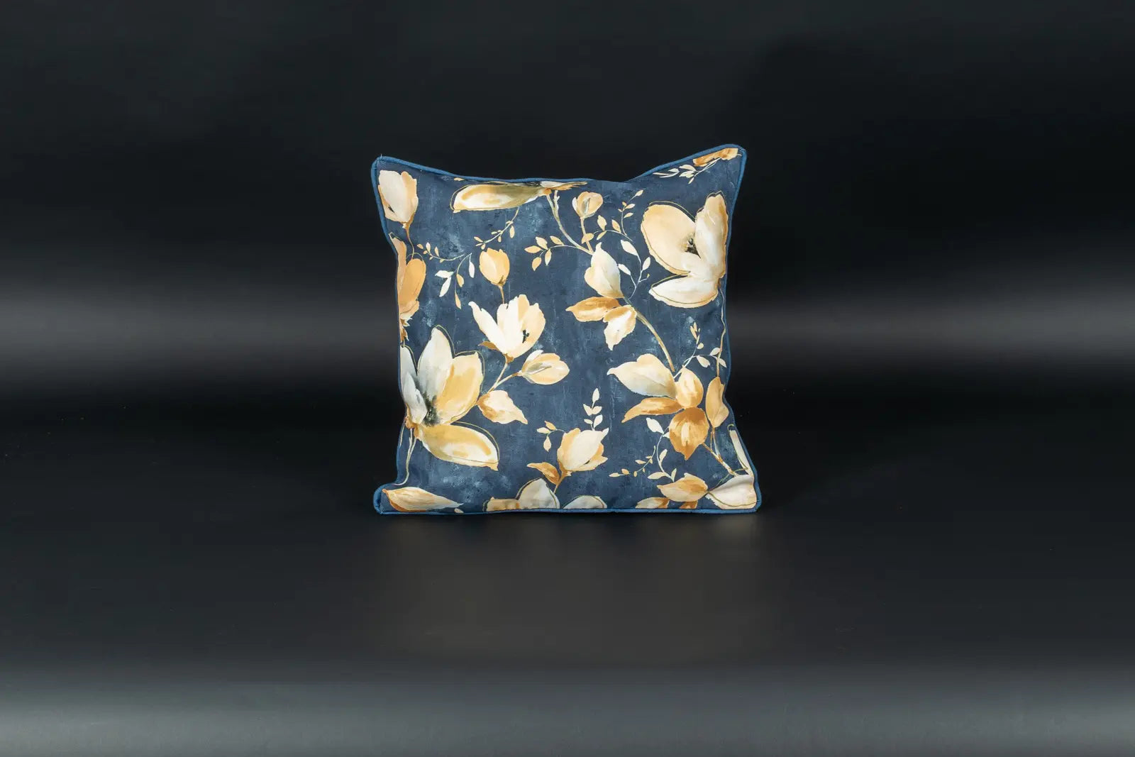 Winterblüte Kederkissen Blau