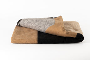 Kuscheldecke Kontur, locker gefaltet