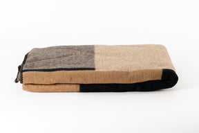 Kuscheldecke Kontur, gefaltet
